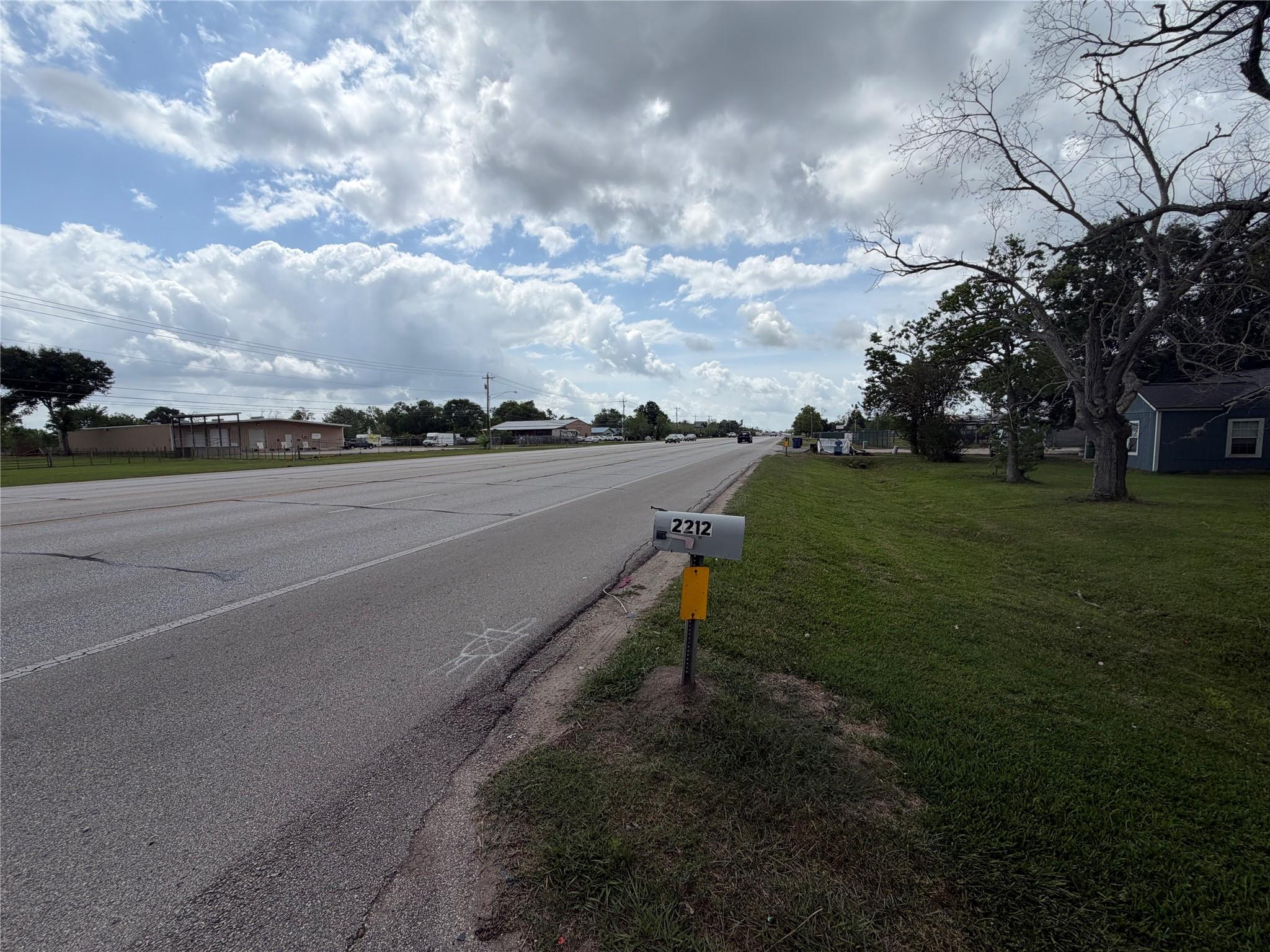 2212 S Highway 288b
