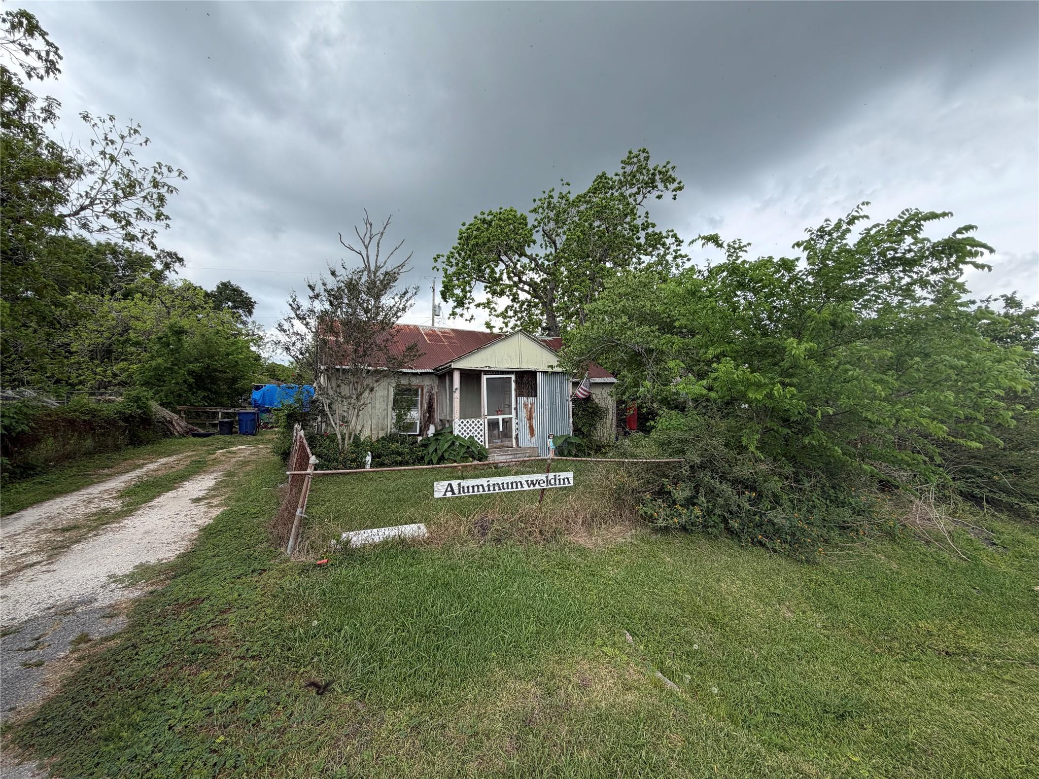 2212 S Highway 288b