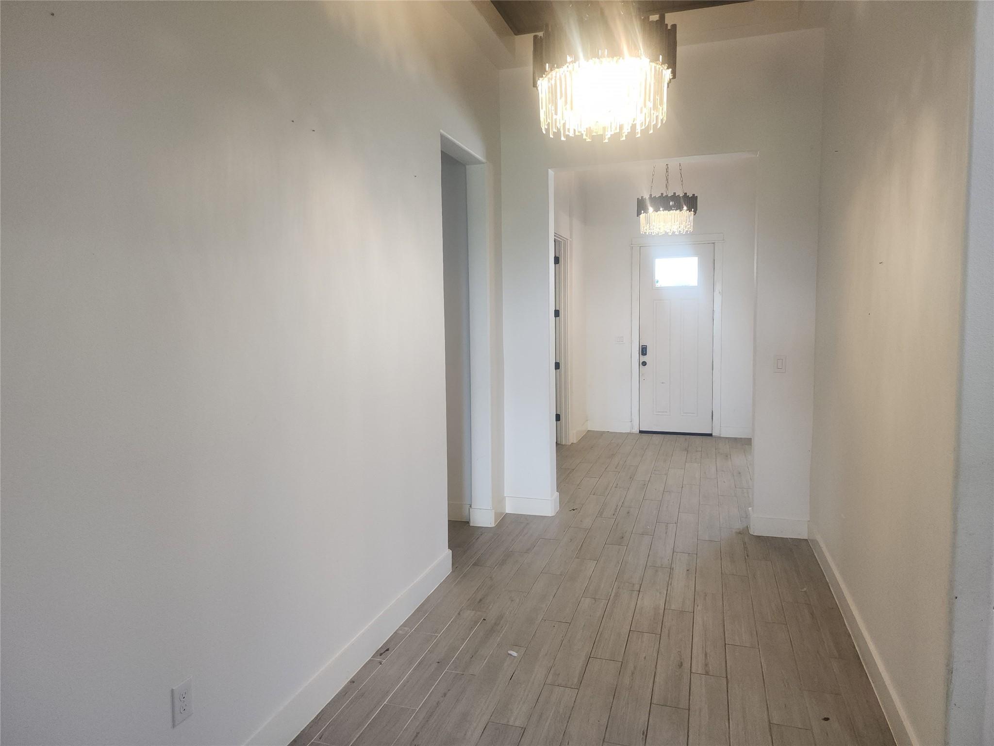 214 Lakeland Circle