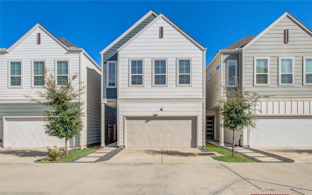 Photo of 2054 Johanna Creek Drive, Houston, TX 77055 (MLS # 90181466)