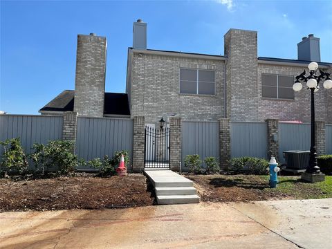 Photo of 360 Wilcrest Drive #360, Houston, TX 77042 (MLS # 84290447)