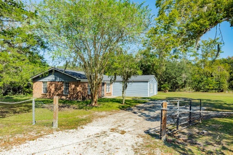 Photo of 1602 County Road 939, Sweeny, TX 77480 (MLS # 9194662)