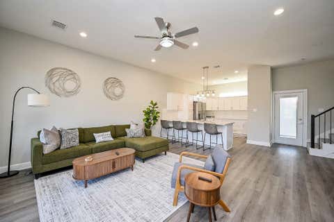 Tiny photo for 4748 Mallow Street E, Houston, TX 77033 (MLS # 98679700)