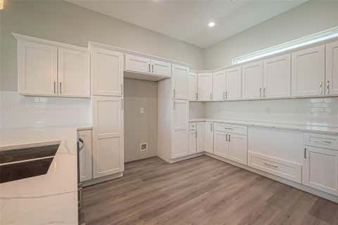 Tiny photo for 4748 Mallow Street E, Houston, TX 77033 (MLS # 98679700)