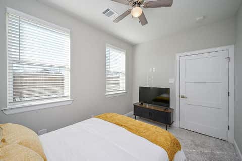 Tiny photo for 4748 Mallow Street E, Houston, TX 77033 (MLS # 98679700)