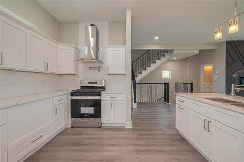 Tiny photo for 4748 Mallow Street E, Houston, TX 77033 (MLS # 98679700)
