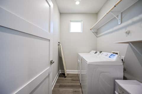 Tiny photo for 4748 Mallow Street E, Houston, TX 77033 (MLS # 98679700)
