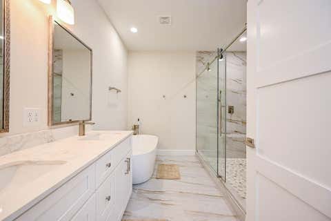 Tiny photo for 4748 Mallow Street E, Houston, TX 77033 (MLS # 98679700)