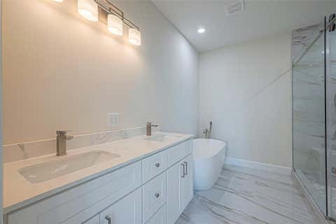 Tiny photo for 4748 Mallow Street E, Houston, TX 77033 (MLS # 98679700)