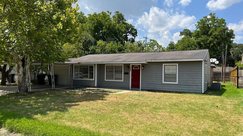 Photo of 6514 Teluco Street, Houston, TX 77055 (MLS # 27445127)