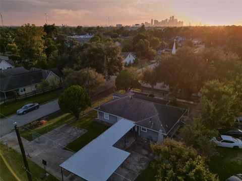 Photo of 545 Henke Street, Houston, TX 77020 (MLS # 44956678)