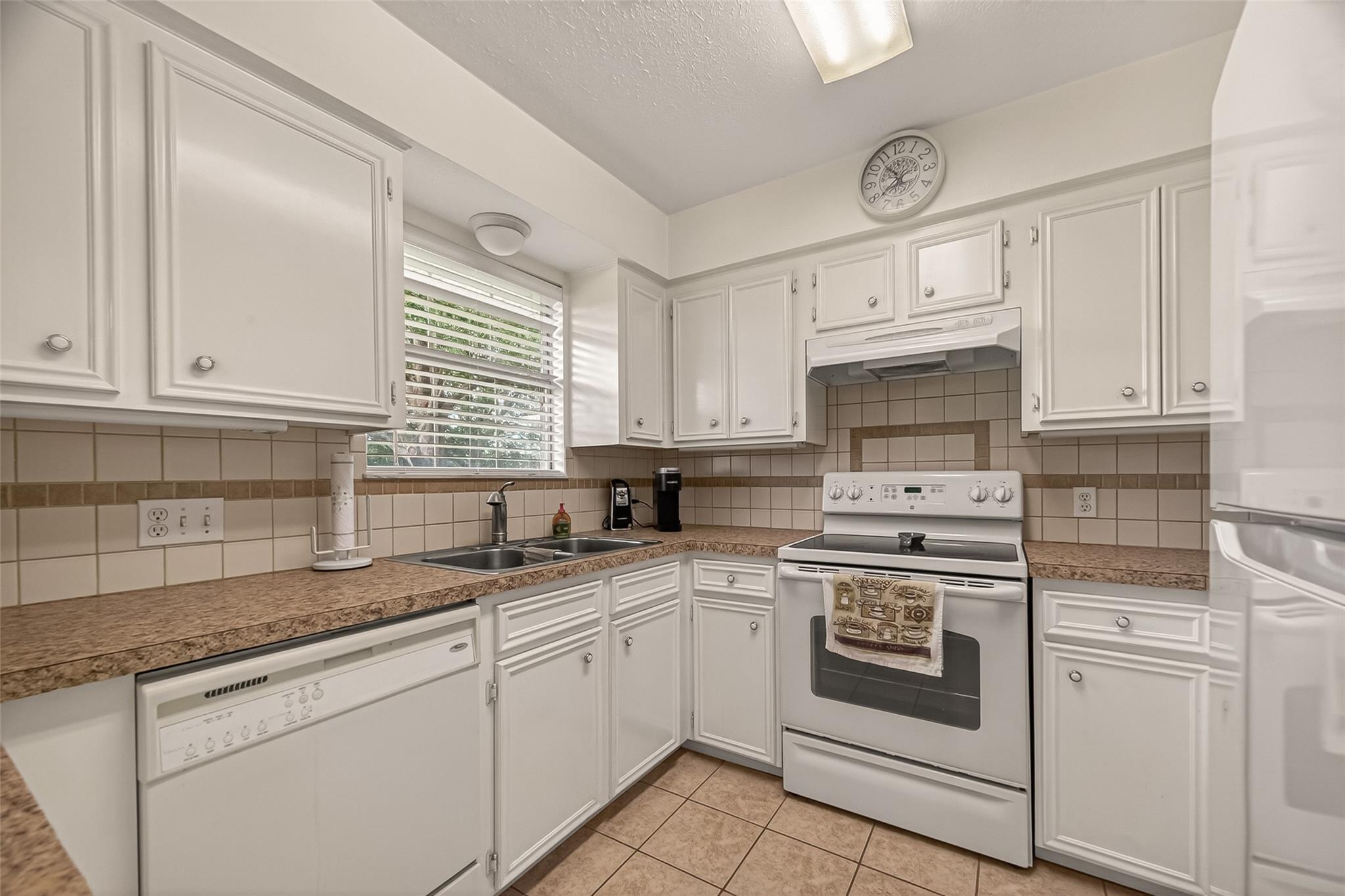 2003 Kingsway Drive