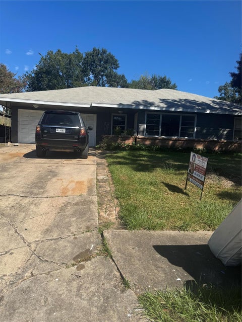 Photo of 7947 Glenscott Street, Houston, TX 77061 (MLS # 85135133)