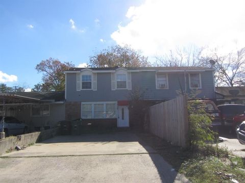 Photo of 9714 Galaxy Street, Houston, TX 77078 (MLS # 57287552)