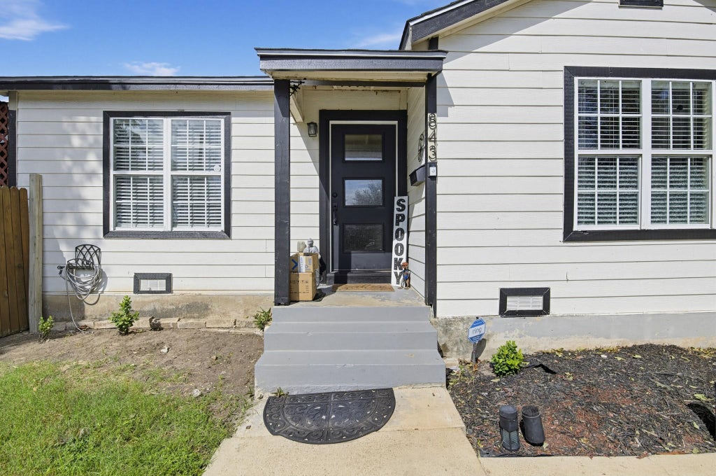 Photo of 843 Lee Hall, San Antonio, TX 78212 (MLS # 90885565)