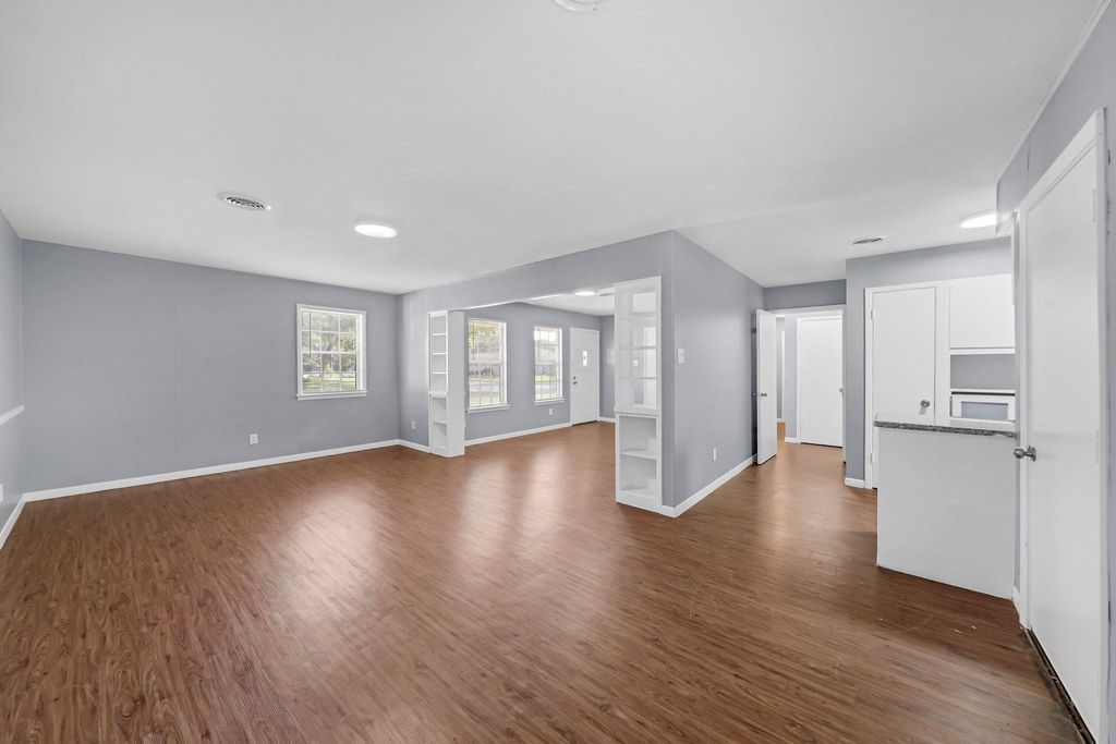 Photo of 11202 Waxwing Street, Houston, TX 77035 (MLS # 92471414)