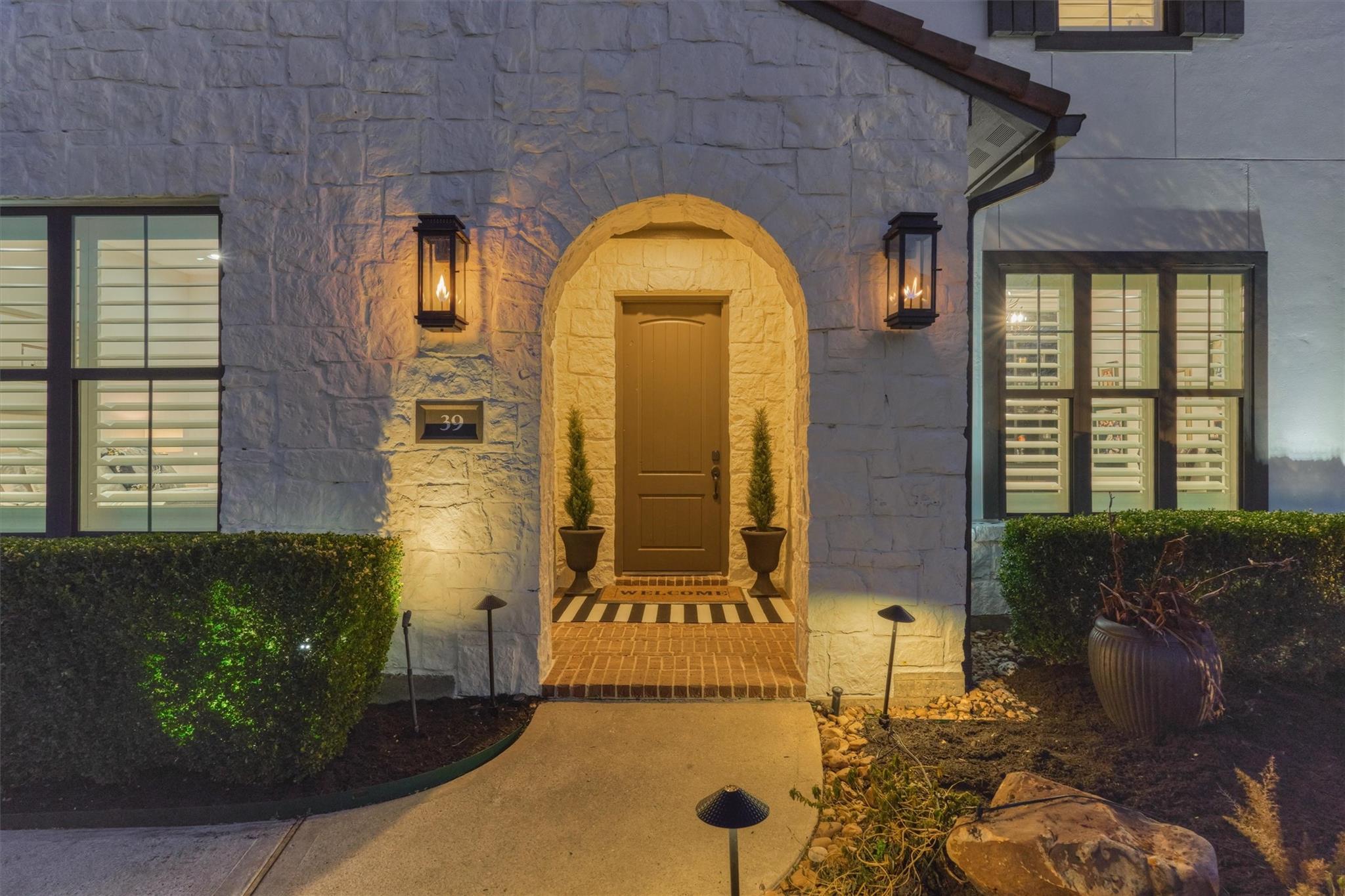 39 Beacons Light Place