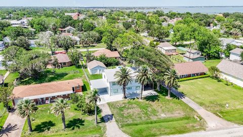 Photo of 204 S Bay Boulevard, Palacios, TX 77465 (MLS # 83260403)