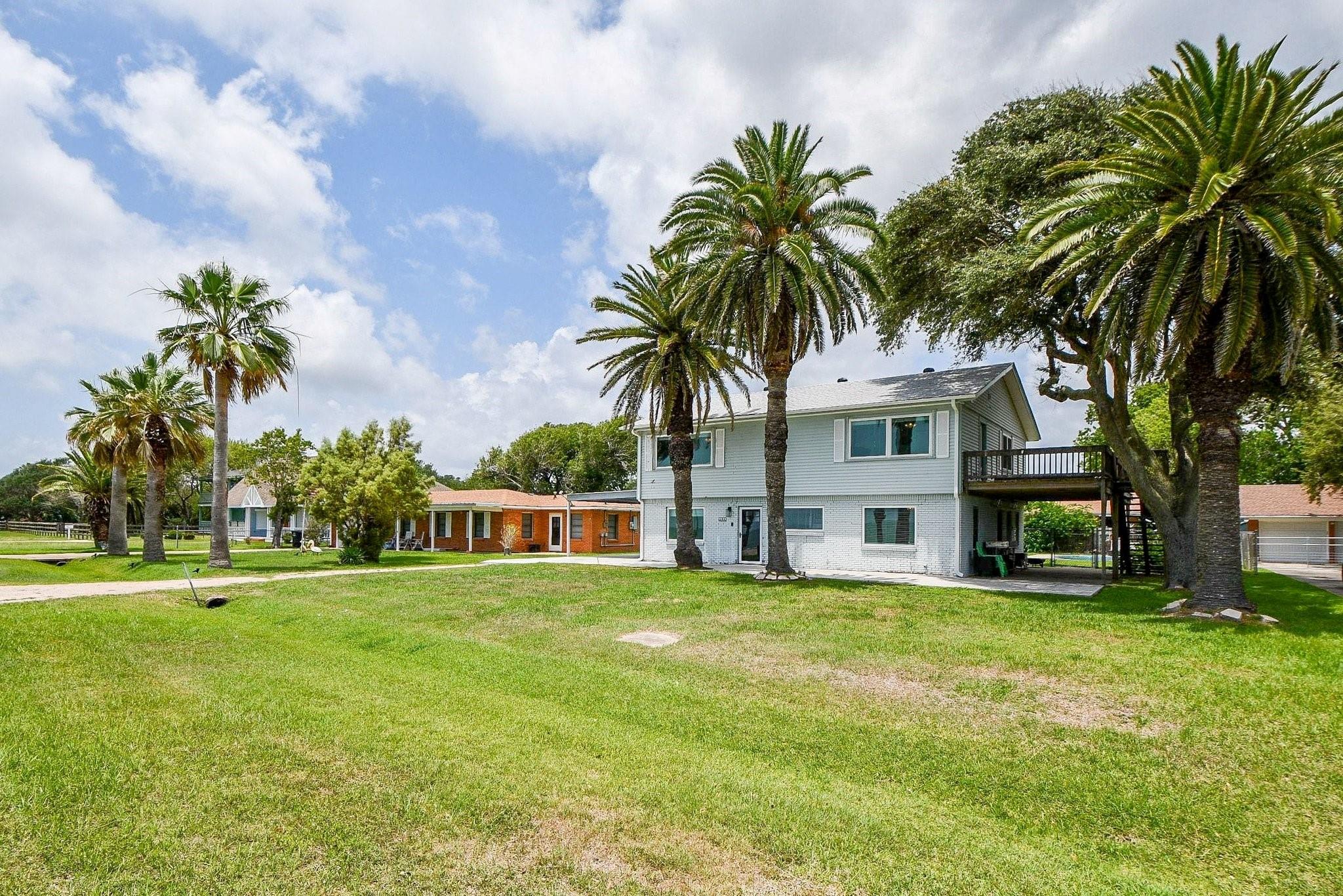 204 S Bay Boulevard