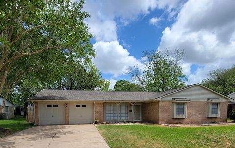 Photo of 1205 Crestmont Street, Wharton, TX 77488 (MLS # 19490695)