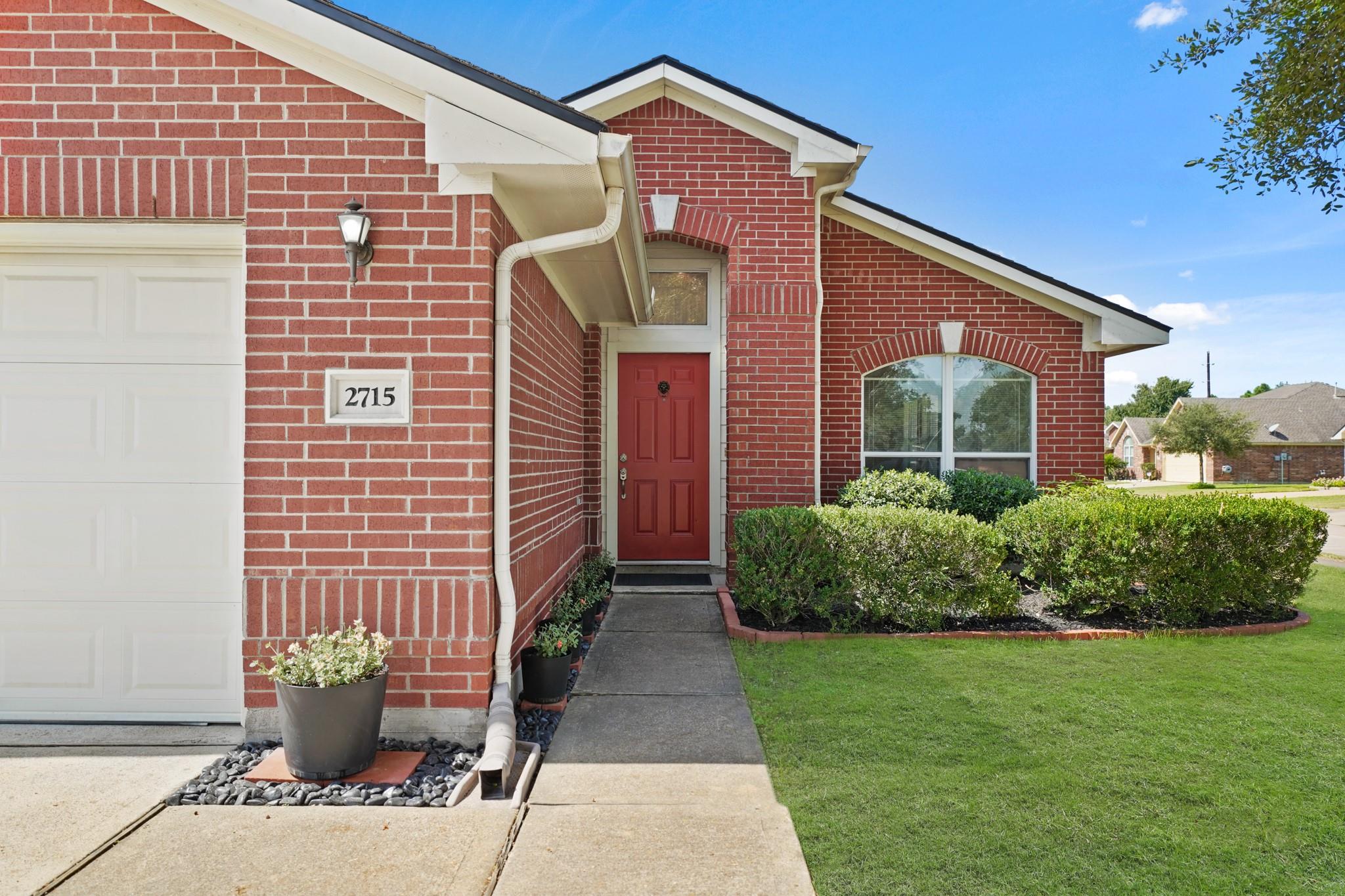 2715 Silk Tree Lane