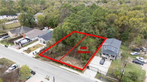5425 E Houston Road Houston TX 77028