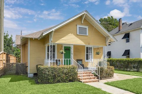 Photo of 345 W 22nd Street, Houston, TX 77008 (MLS # 28195839)