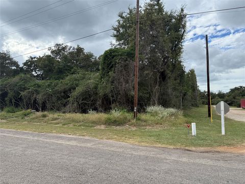 Photo of TBD Golfview N Drive, Normangee, TX 77871 (MLS # 98406403) Photo of TBD Golfview N Drive, Normangee, TX 77871 (MLS # 98406403)