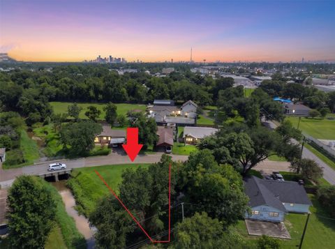 Photo of 522 Surratt Drive, Houston, TX 77091 (MLS # 68708442)