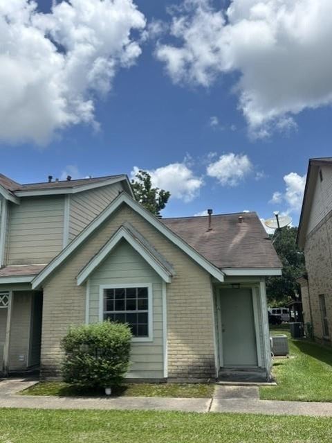Photo of 1903 Country Village Bl BLVD #26A, Humble, TX 77338 (MLS # 35714208)
