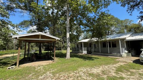 Photo of 318 Baletka Boulevard, Livingston, TX 77351 (MLS # 63264920)