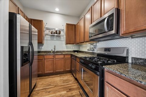 Tiny photo for 3804 Centerplaza Drive, Houston, TX 77007 (MLS # 22195899)