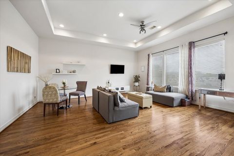 Tiny photo for 3804 Centerplaza Drive, Houston, TX 77007 (MLS # 22195899)