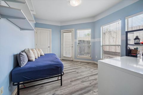 Tiny photo for 3804 Centerplaza Drive, Houston, TX 77007 (MLS # 22195899)