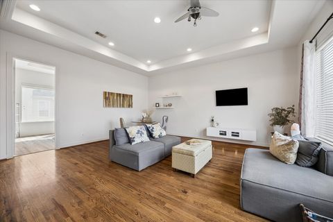 Tiny photo for 3804 Centerplaza Drive, Houston, TX 77007 (MLS # 22195899)