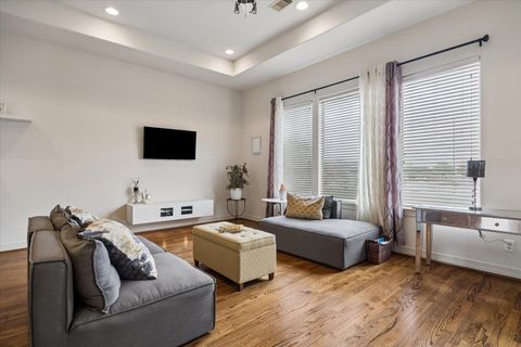 Tiny photo for 3804 Centerplaza Drive, Houston, TX 77007 (MLS # 22195899)