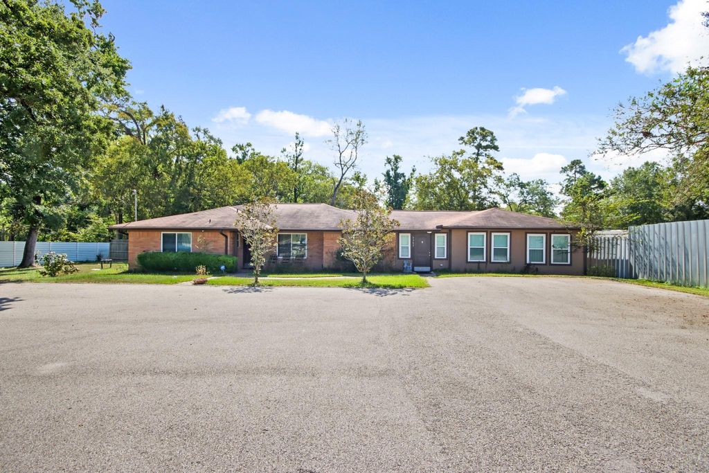 Photo of 5302 Treaschwig Road, Spring, TX 77373 (MLS # 5461377)