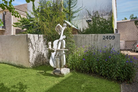 Photo of 2409 Kingston Street, Houston, TX 77019 (MLS # 73196071)
