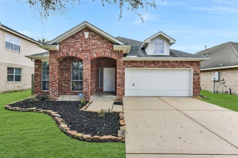 Homes For Sale - 409 Abbey Lane<br/> Galveston County, League City, TX 77573
