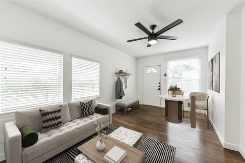 Photo of 415 Fairview Avenue #3, Houston, TX 77006 (MLS # 71773322)