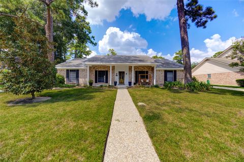 Photo of 5930 Miller Valley Drive, Houston, TX 77066 (MLS # 37075778)