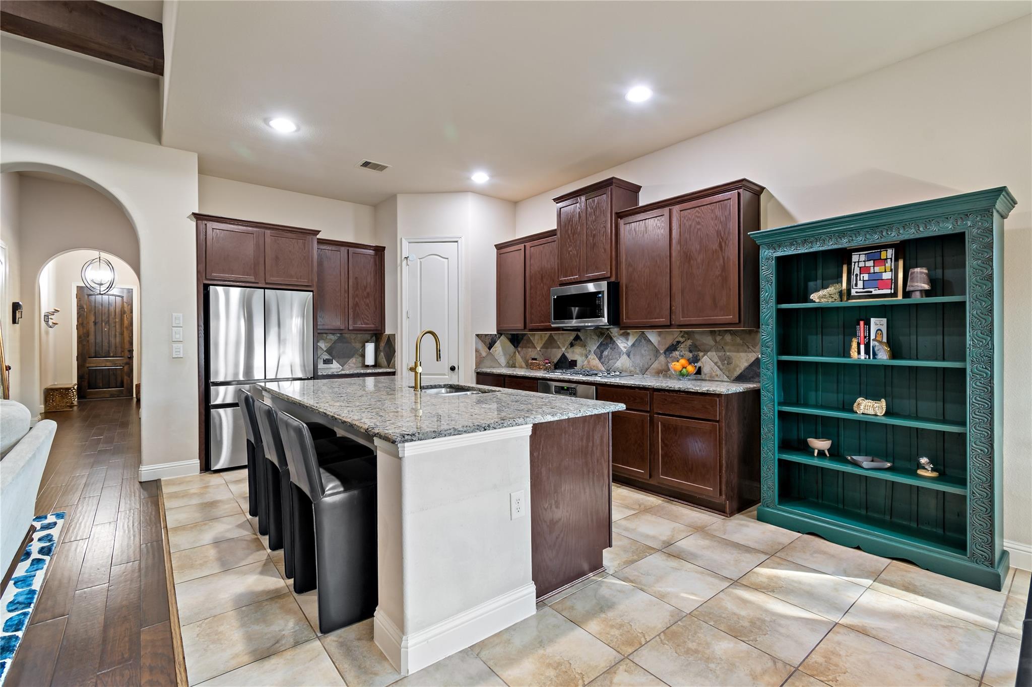 8126 Spreadwing Street