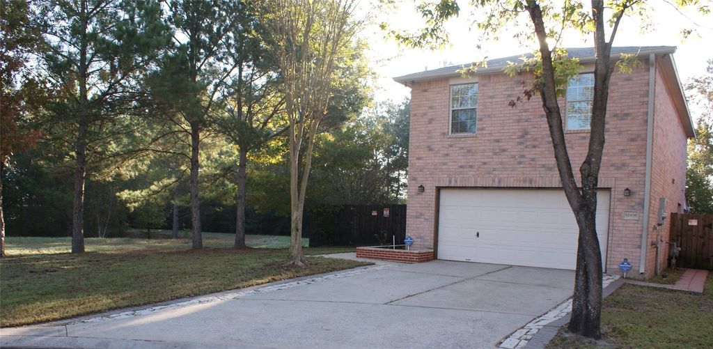 Photo of 12450 Grossmount Drive, Houston, TX 77066 (MLS # 15985648)