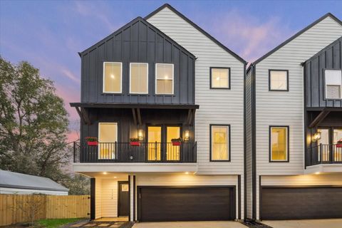 Photo of 719 Thornton Road Rd #D, Houston, TX 77018 (MLS # 29443408)