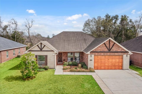 Photo of 1995 Brentwood Drive, Alvin, TX 77511 (MLS # 50629076)