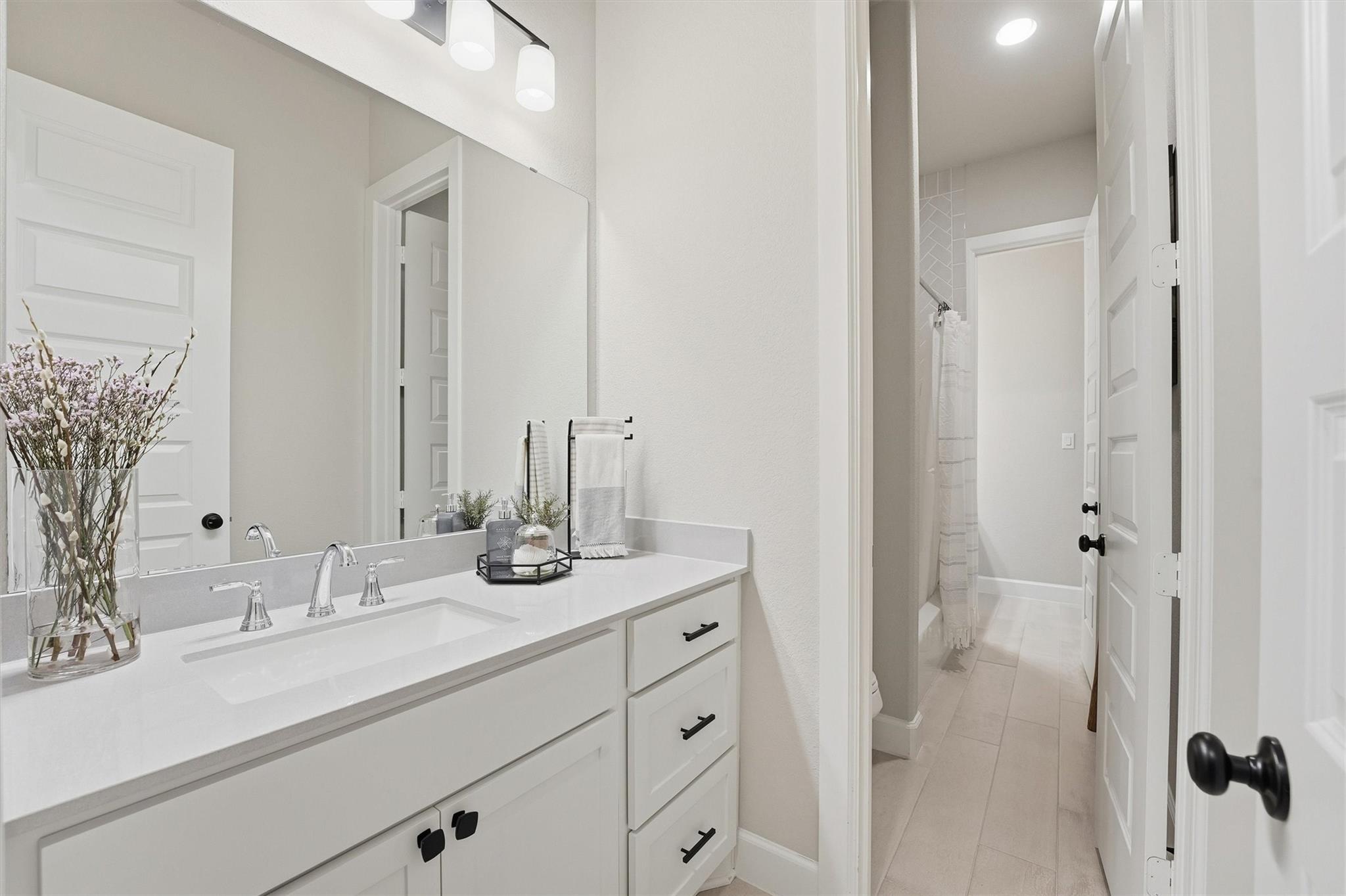 Montgomery, Texas, 77316, United States, 4 Bedrooms Bedrooms, ,4 BathroomsBathrooms,Residential,Active,2041578