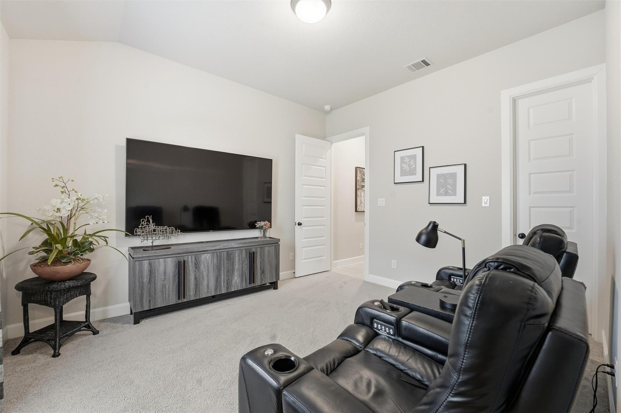 Montgomery, Texas, 77316, United States, 4 Bedrooms Bedrooms, ,4 BathroomsBathrooms,Residential,Active,2041578