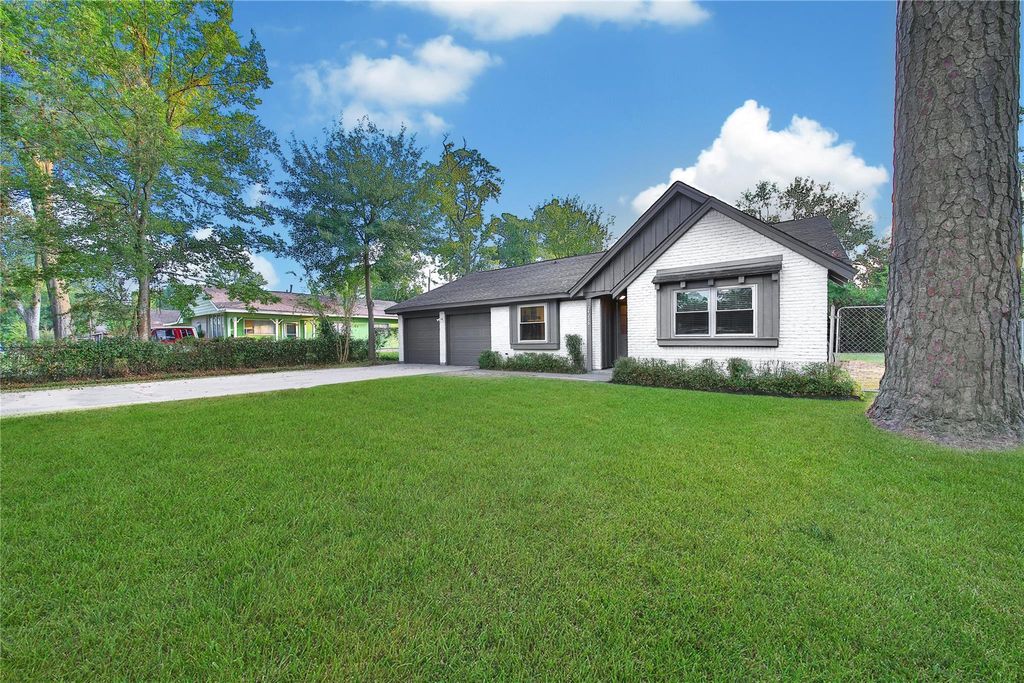 Photo of 24226 Whitesail Drive, Huffman, TX 77336 (MLS # 87494921)