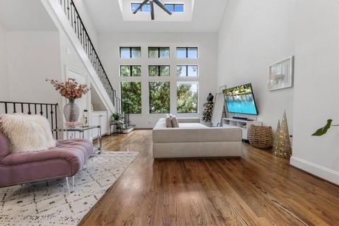 Photo of 1917 Summer Street, Houston, TX 77007 (MLS # 43775082)