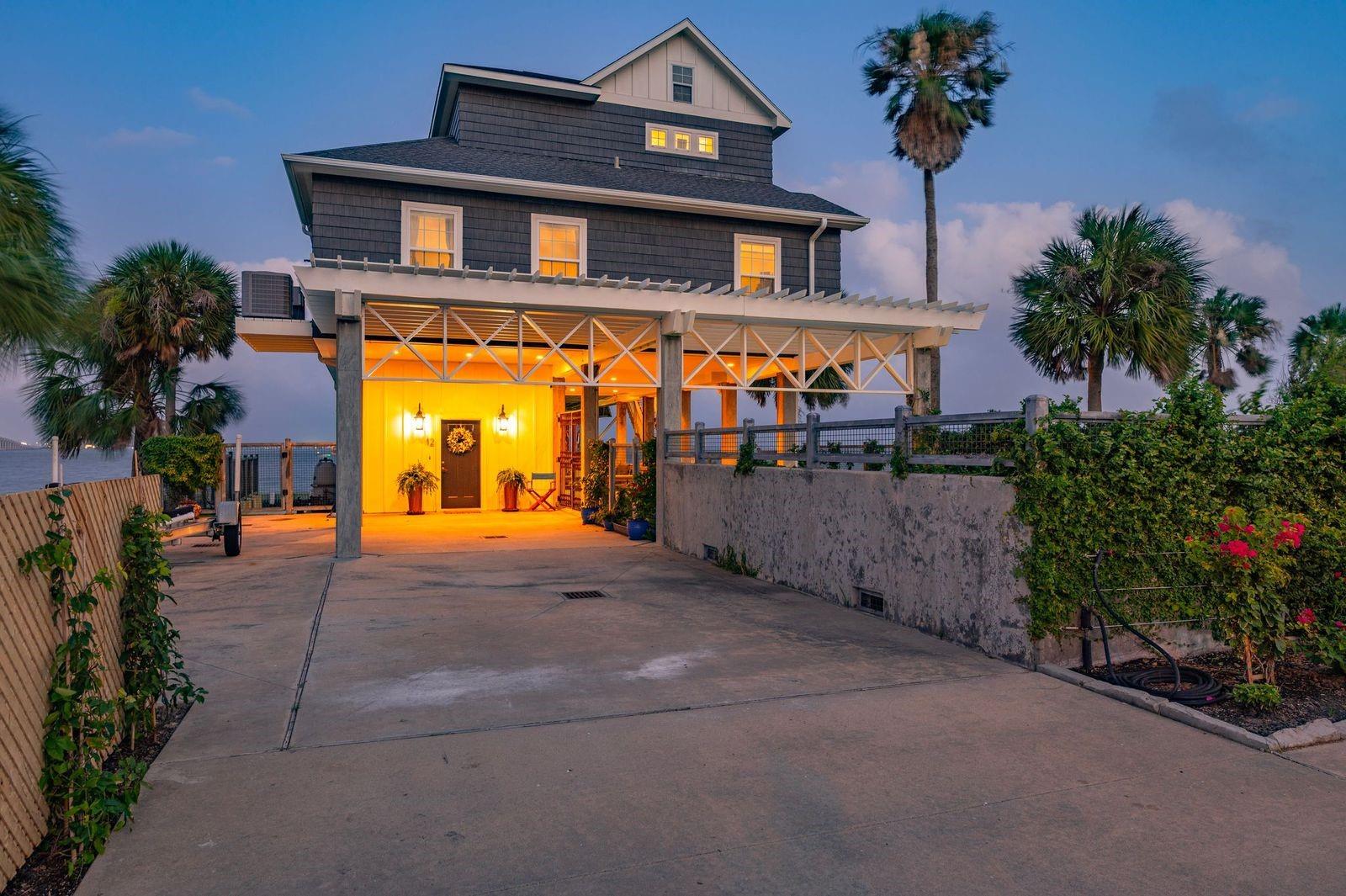 12 Tiki Circle